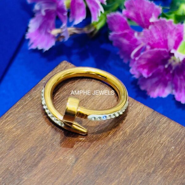 nail ring