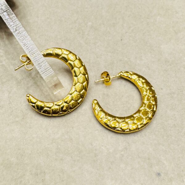 HALF MOON - Image 2