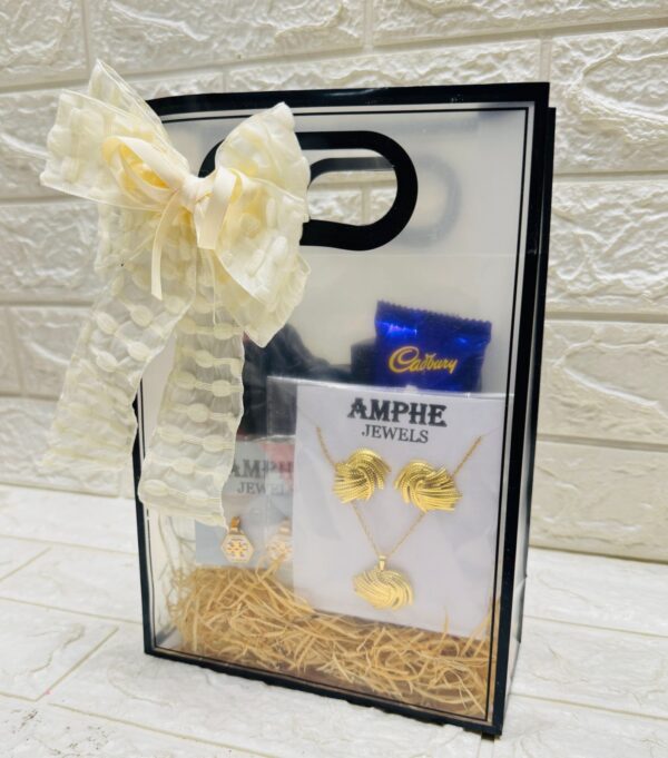 GIFT Hamper for HER❤️ - Image 2