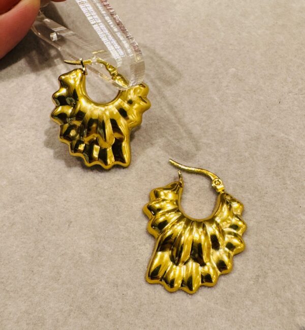 Hoops
