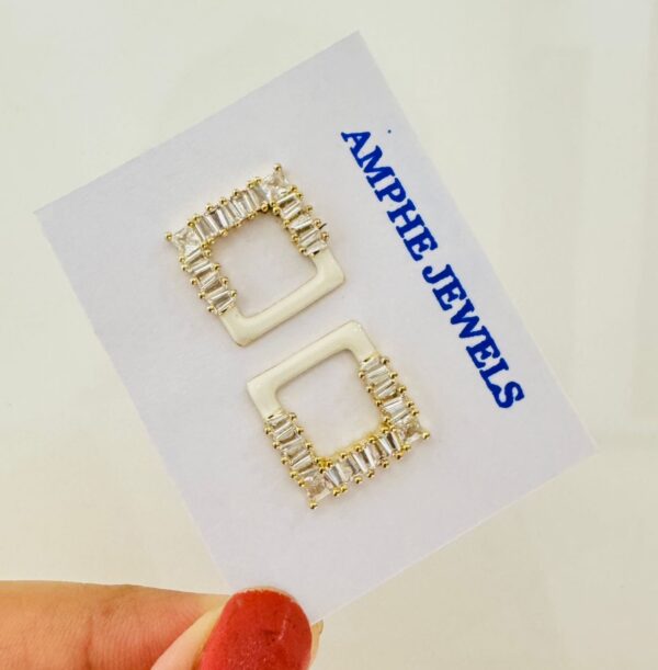 AD SQUARED STUDS - Image 2