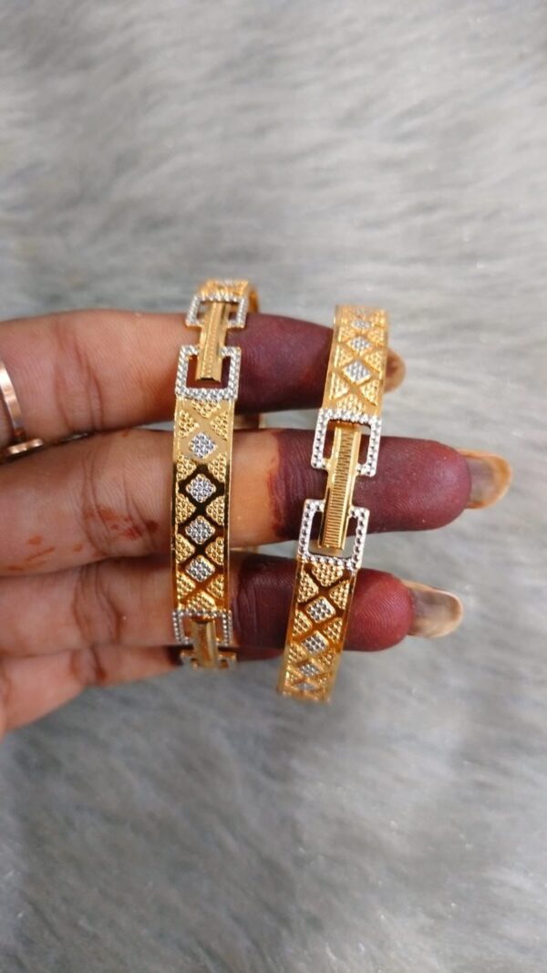 Ruhani Bangles