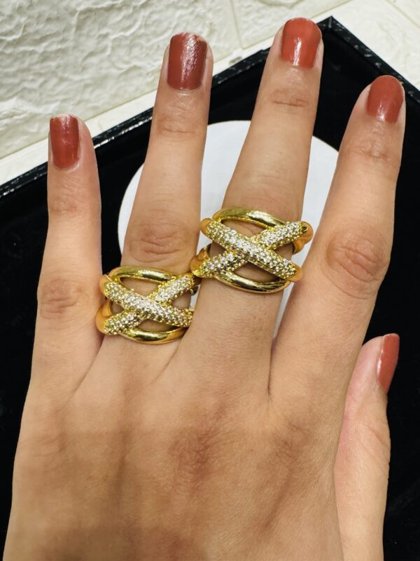 CRISS CROSS RING