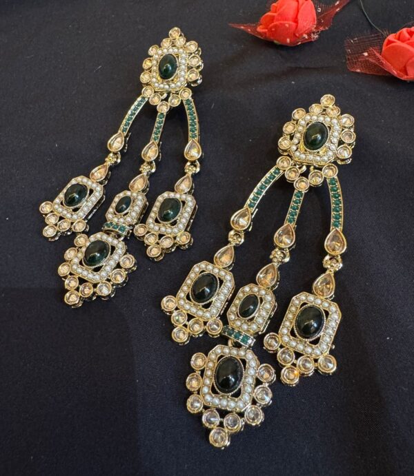 NISHKA EARRINGS